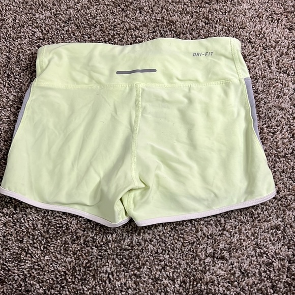 Nike Running Dry-Fit short shorts - Picture 2 of 4